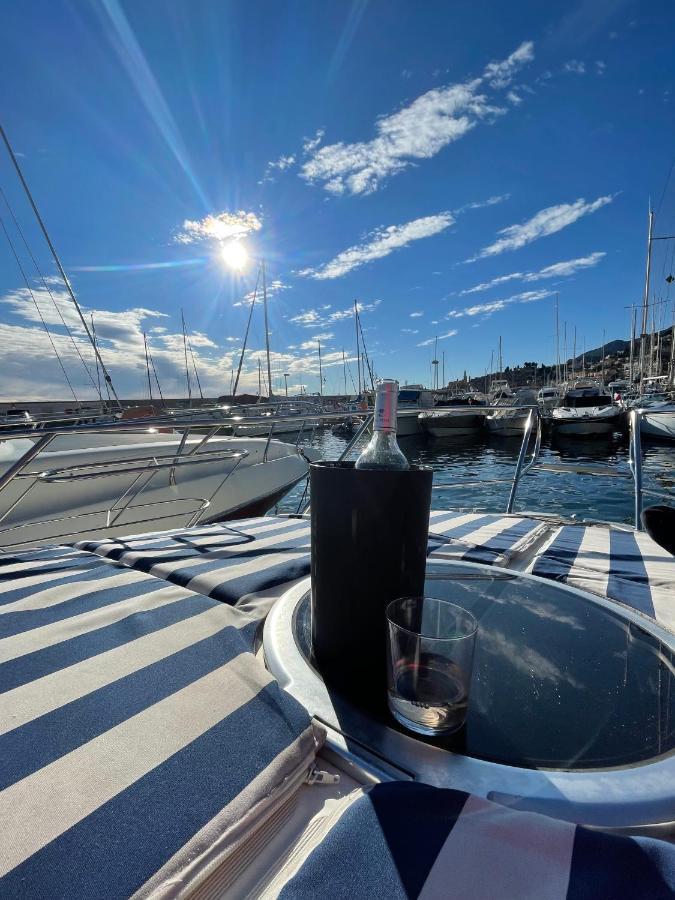 Bea Boat Charter Hotell Menton Eksteriør bilde